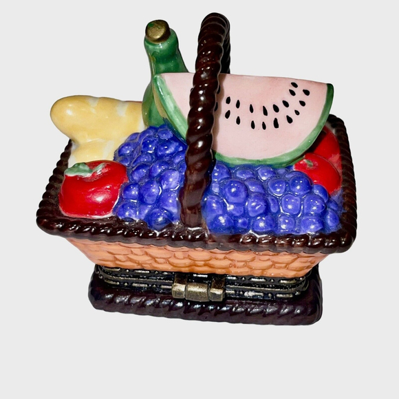 Cooking Club Of America Porcelain Picnic Basket Trinket Box with Cupcake & COA - Picture 3 of 15